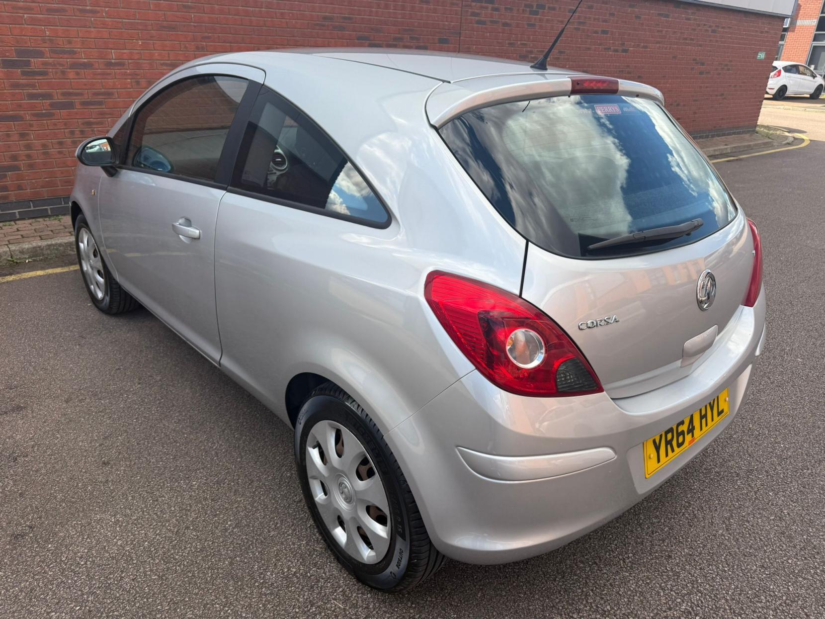 Vauxhall Corsa 1.2 16V Design Hatchback 3dr Petrol Manual Euro 5 (A/C) (85 ps)