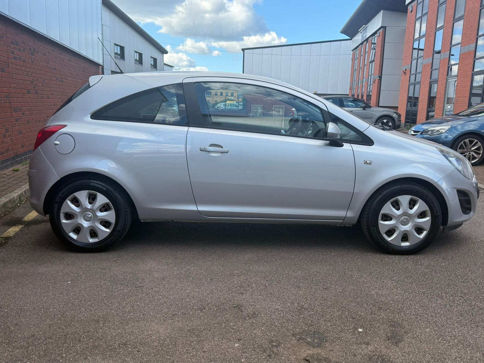 Vauxhall Corsa 1.2 16V Design Hatchback 3dr Petrol Manual Euro 5 (A/C) (85 ps)