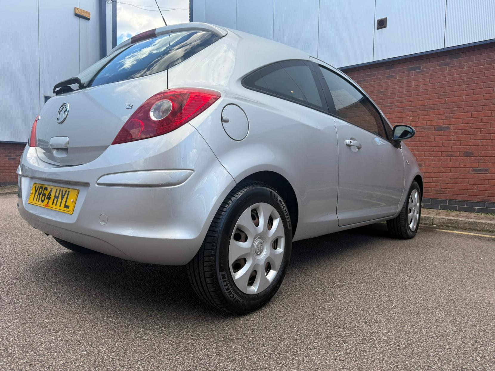 Vauxhall Corsa 1.2 16V Design Hatchback 3dr Petrol Manual Euro 5 (A/C) (85 ps)