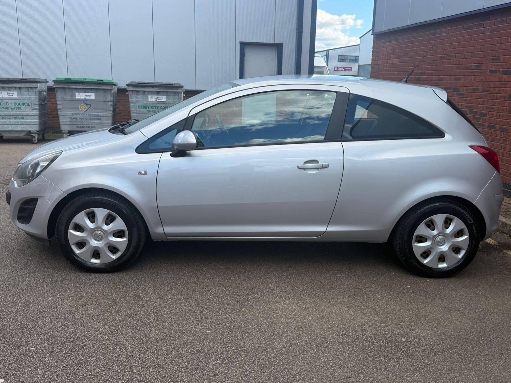 Vauxhall Corsa 1.2 16V Design Hatchback 3dr Petrol Manual Euro 5 (A/C) (85 ps)