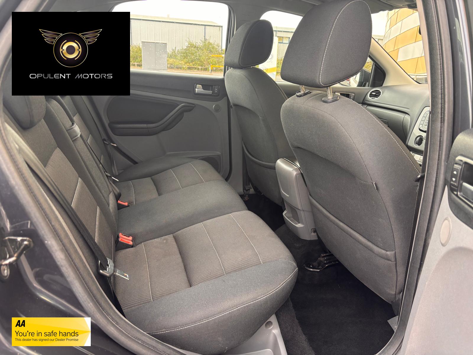 Ford Focus 1.6 Titanium Hatchback 5dr Petrol Manual (159 g/km, 99 bhp)