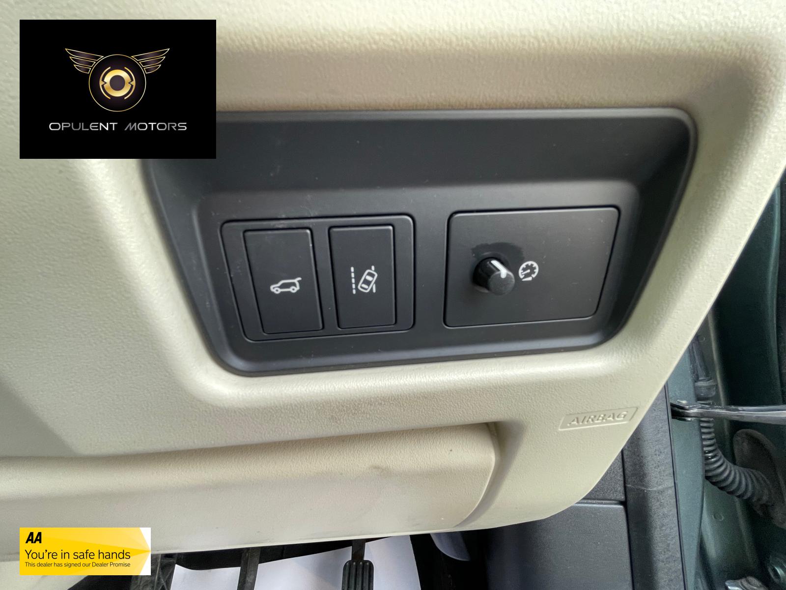Land Rover Discovery Sport 2.2 SD4 HSE Luxury SUV 5dr Diesel Manual 4WD Euro 5 (s/s) (190 ps)
