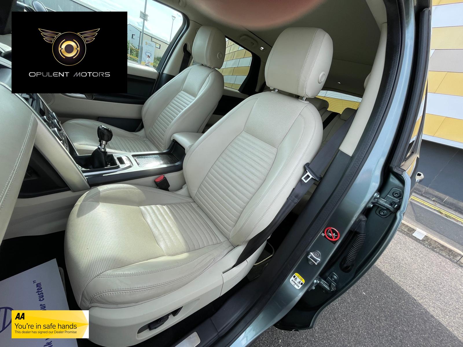 Land Rover Discovery Sport 2.2 SD4 HSE Luxury SUV 5dr Diesel Manual 4WD Euro 5 (s/s) (190 ps)