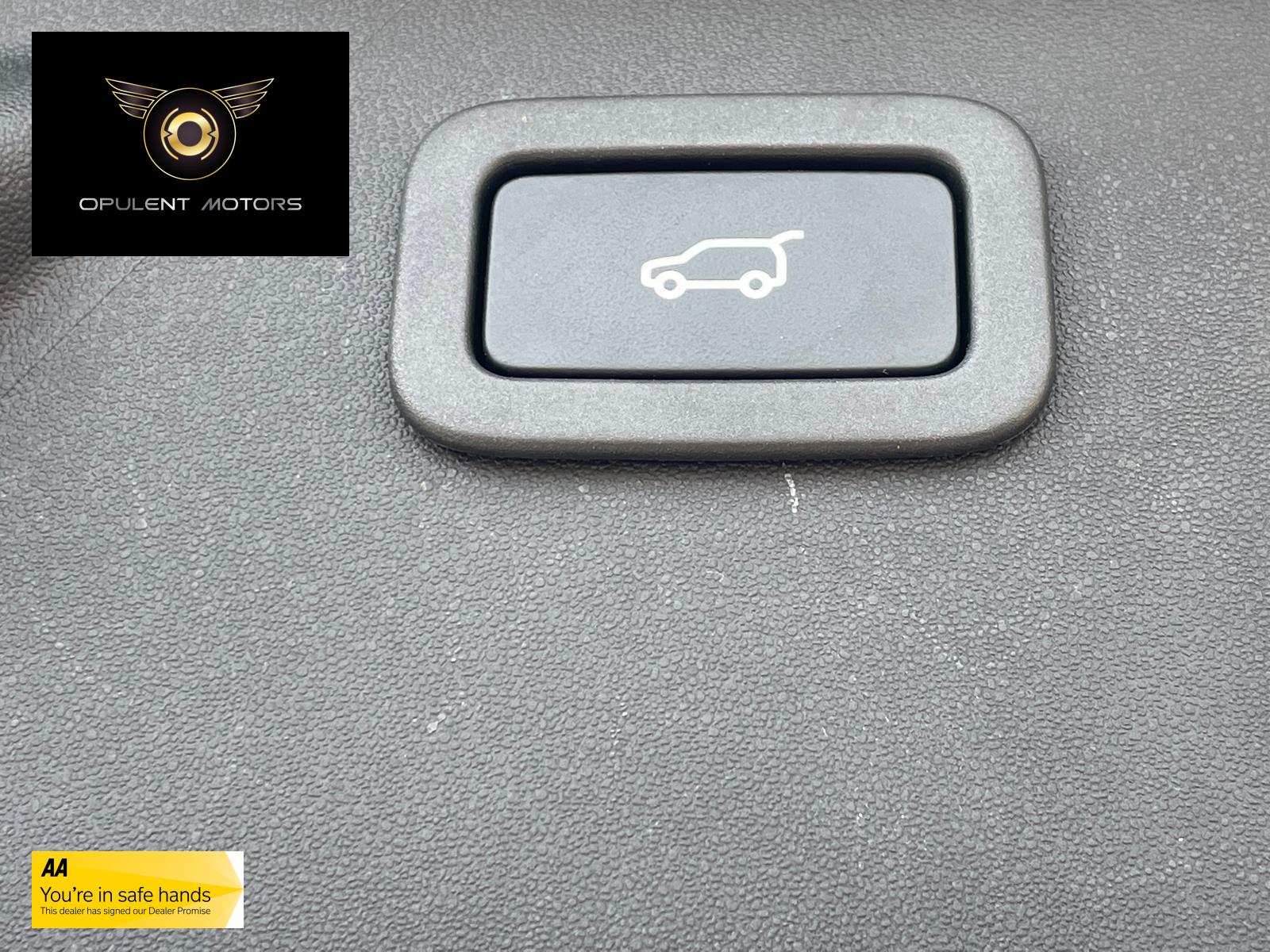 Land Rover Discovery Sport 2.2 SD4 HSE Luxury SUV 5dr Diesel Manual 4WD Euro 5 (s/s) (190 ps)