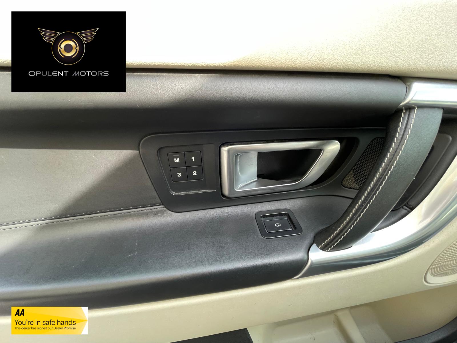 Land Rover Discovery Sport 2.2 SD4 HSE Luxury SUV 5dr Diesel Manual 4WD Euro 5 (s/s) (190 ps)
