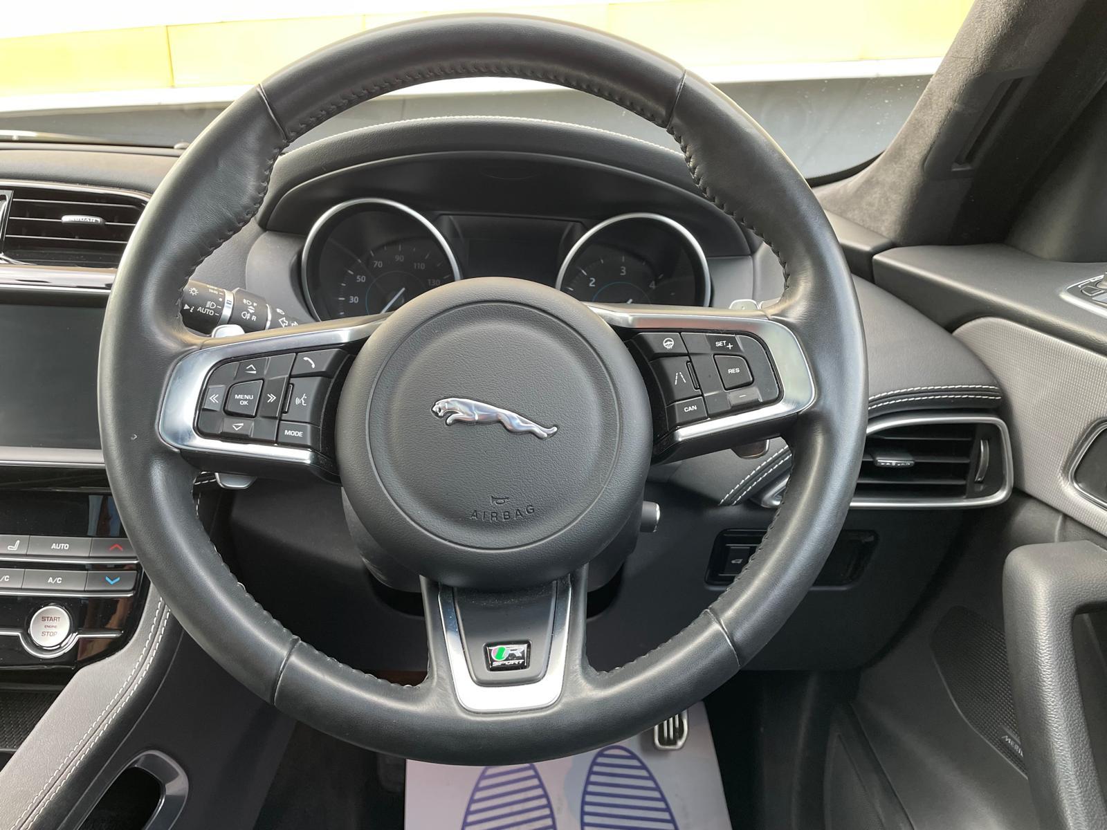 Jaguar F-PACE 2.0 D240 R-Sport SUV 5dr Diesel Auto AWD Euro 6 (s/s) (240 ps)