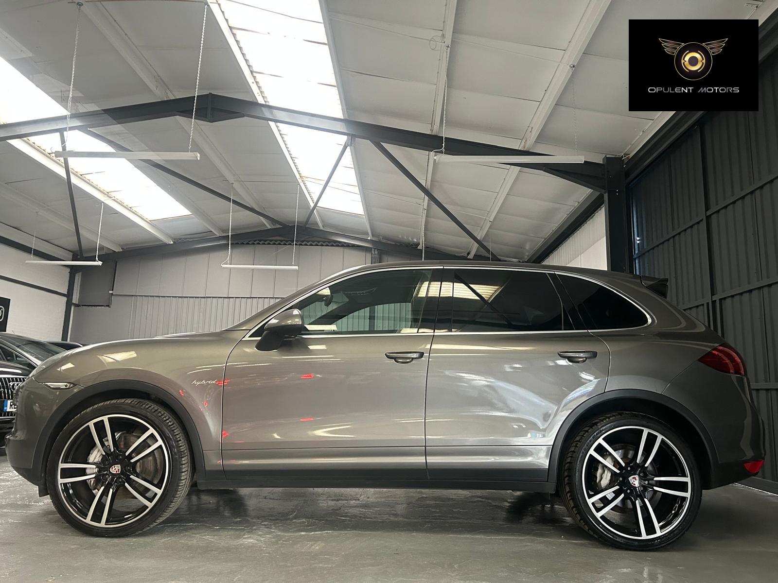 Porsche Cayenne 3.0h V6 S SUV 5dr Petrol Hybrid TiptronicS 4WD Euro 5 (s/s) (380 ps)