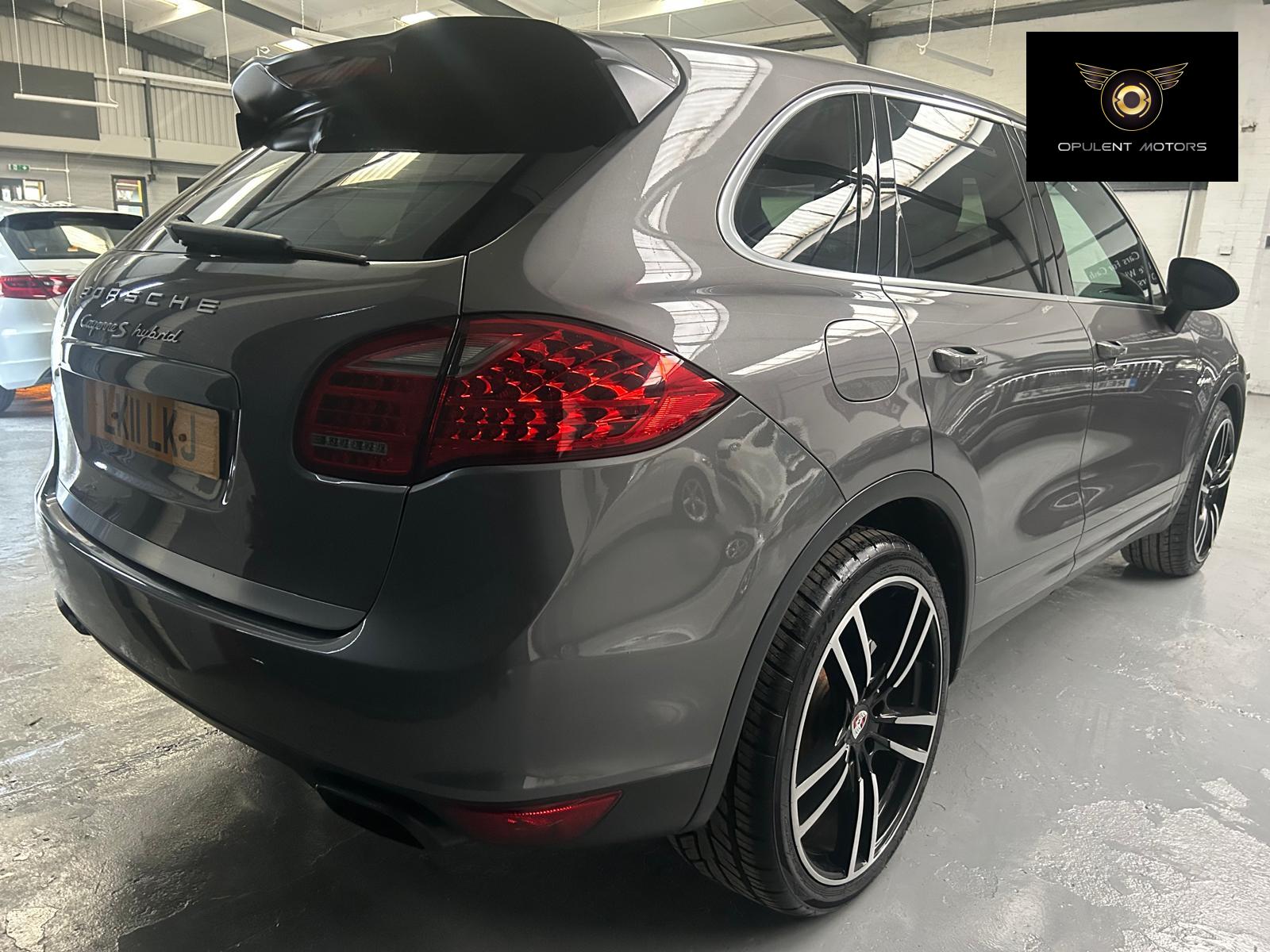 Porsche Cayenne 3.0h V6 S SUV 5dr Petrol Hybrid TiptronicS 4WD Euro 5 (s/s) (380 ps)