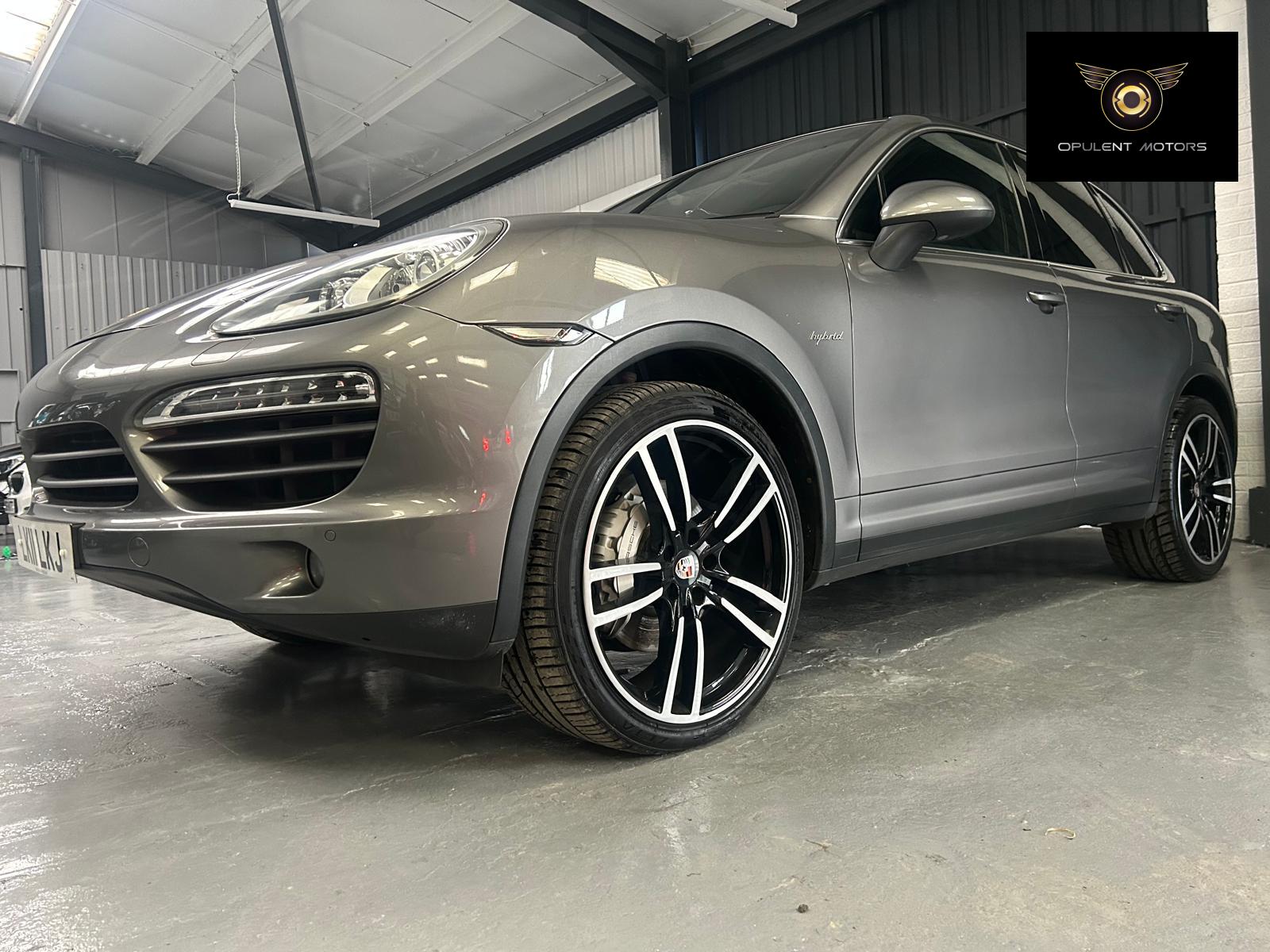 Porsche Cayenne 3.0h V6 S SUV 5dr Petrol Hybrid TiptronicS 4WD Euro 5 (s/s) (380 ps)