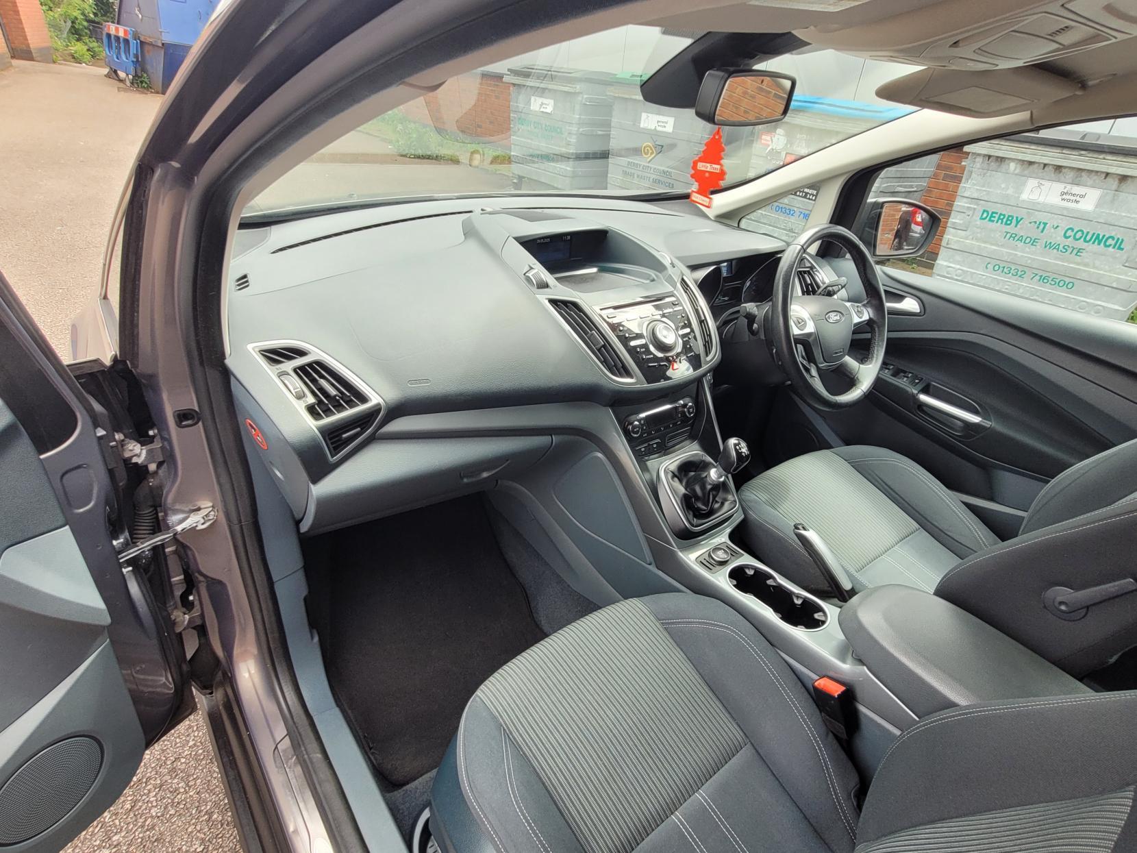 Ford C-Max 1.6 TDCi Titanium MPV 5dr Diesel Manual Euro 5 (115 ps)