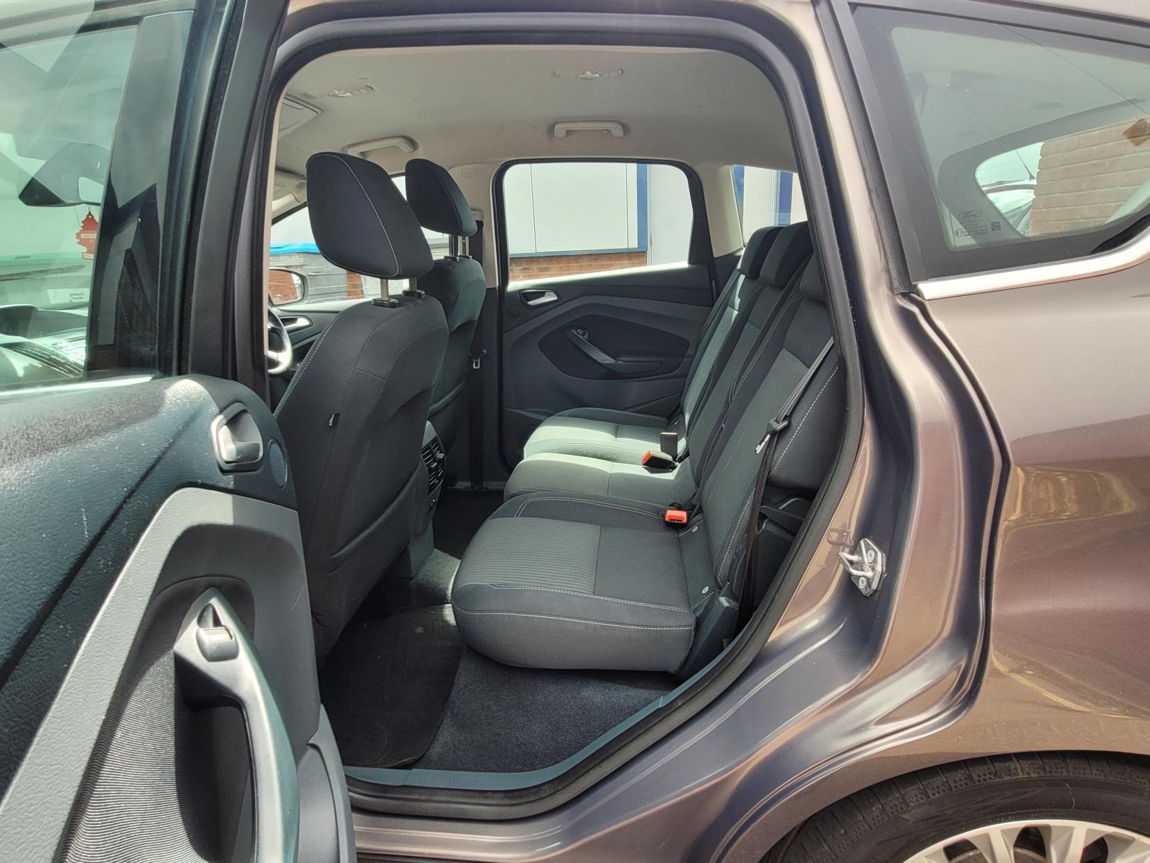 Ford C-Max 1.6 TDCi Titanium MPV 5dr Diesel Manual Euro 5 (115 ps)