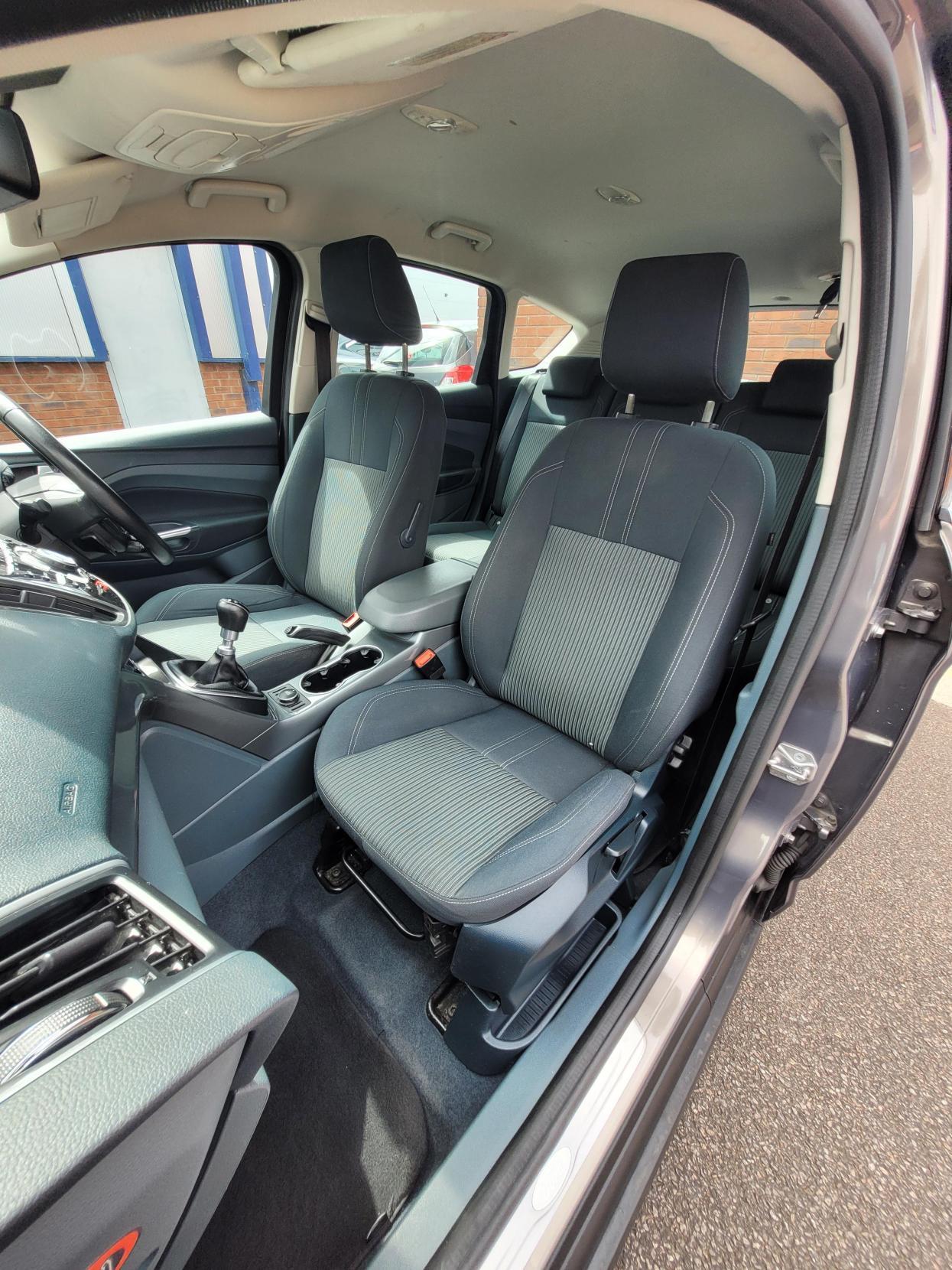 Ford C-Max 1.6 TDCi Titanium MPV 5dr Diesel Manual Euro 5 (115 ps)