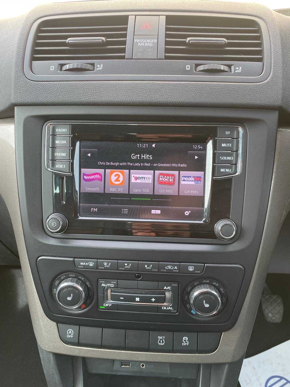 Skoda Yeti 1.6 TDI GreenLine II Elegance SUV 5dr Diesel Manual Euro 5 (s/s) (105 ps)