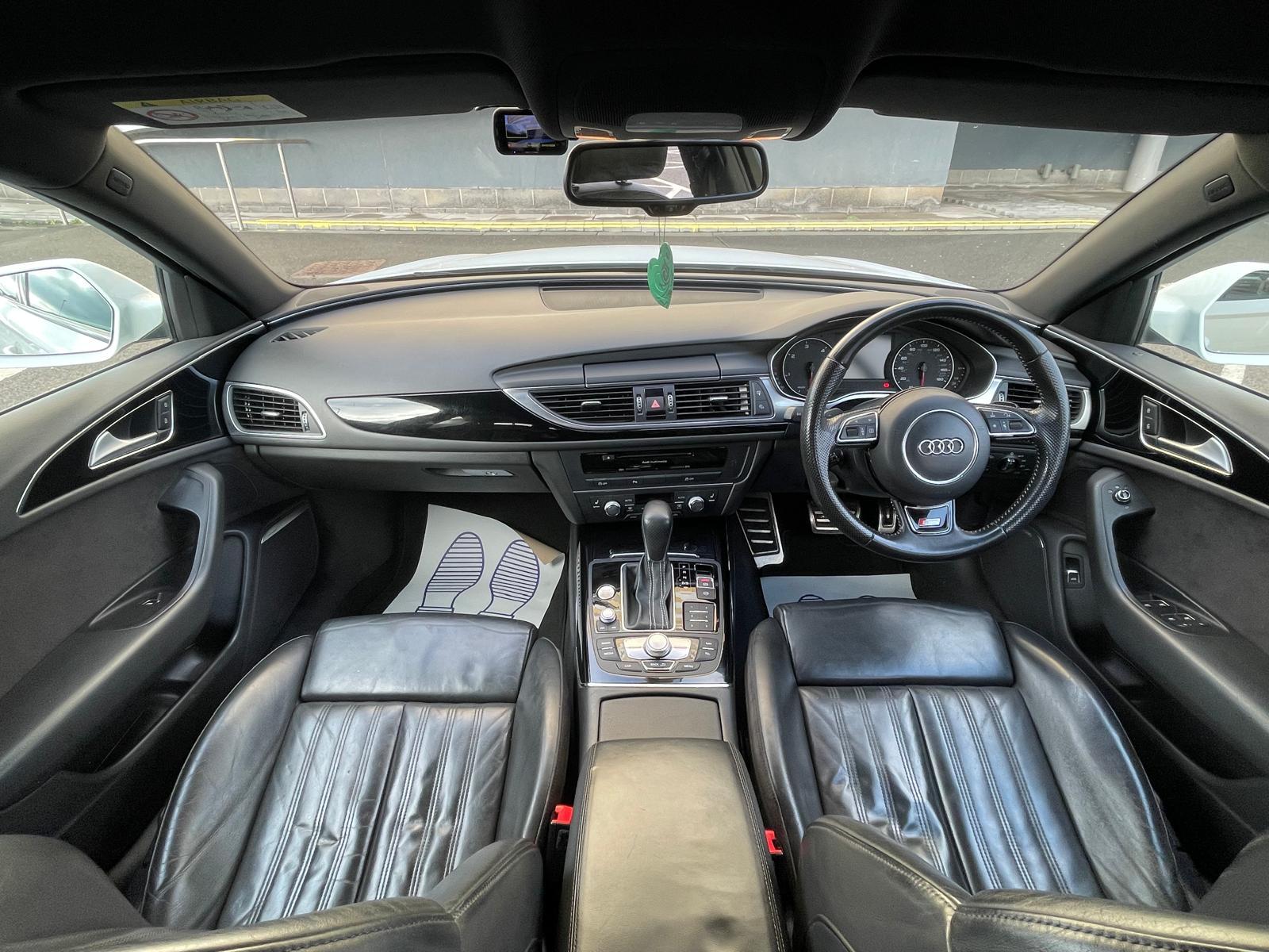 Audi A6 Saloon 2.0 TDI ultra Black Edition Saloon 4dr Diesel S Tronic Euro 6 (s/s) (190 ps)