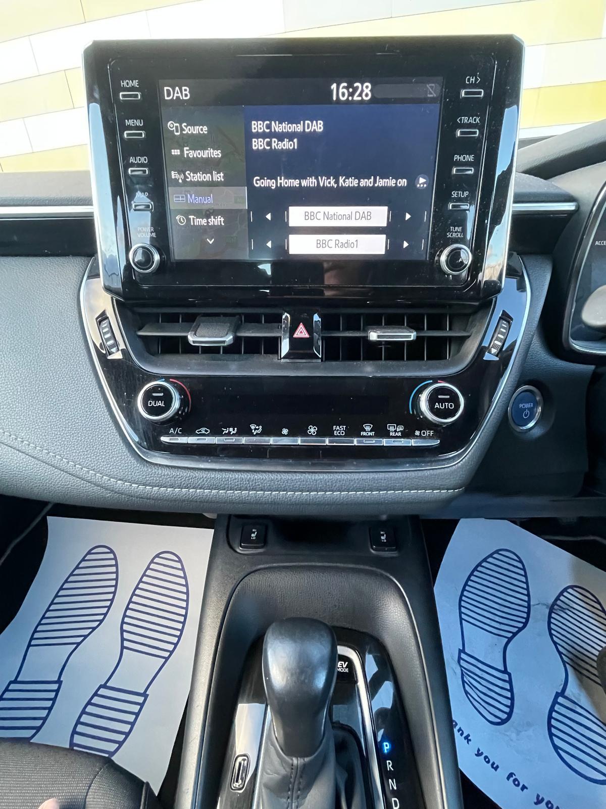 Toyota Corolla 1.8 VVT-h GPF Icon Tech Touring Sports 5dr Petrol Hybrid CVT Euro 6 (s/s) (122 ps)