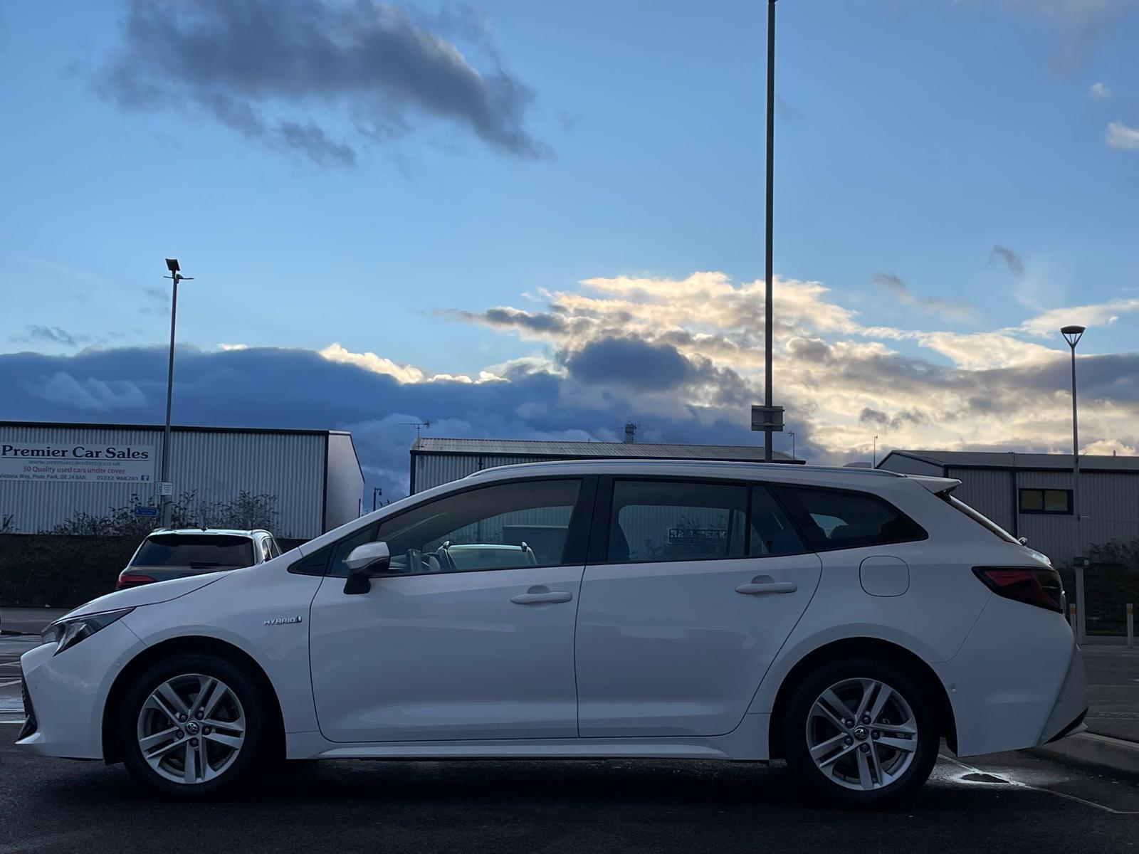 Toyota Corolla 1.8 VVT-h GPF Icon Tech Touring Sports 5dr Petrol Hybrid CVT Euro 6 (s/s) (122 ps)