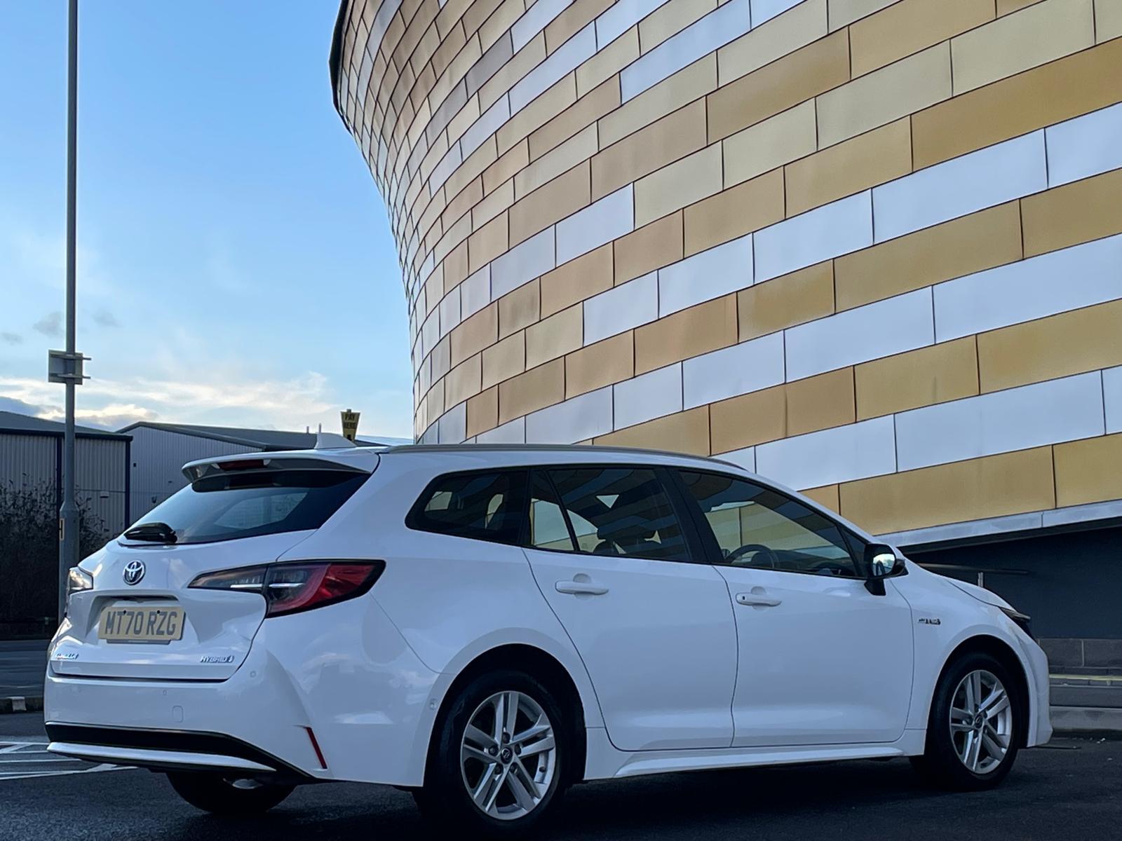 Toyota Corolla 1.8 VVT-h GPF Icon Tech Touring Sports 5dr Petrol Hybrid CVT Euro 6 (s/s) (122 ps)