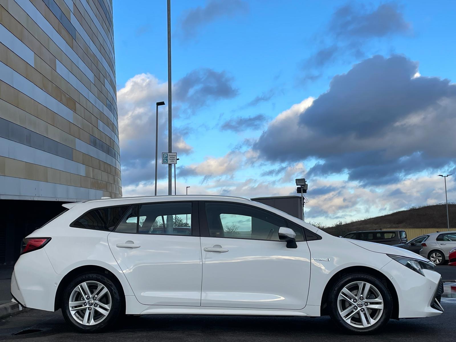 Toyota Corolla 1.8 VVT-h GPF Icon Tech Touring Sports 5dr Petrol Hybrid CVT Euro 6 (s/s) (122 ps)