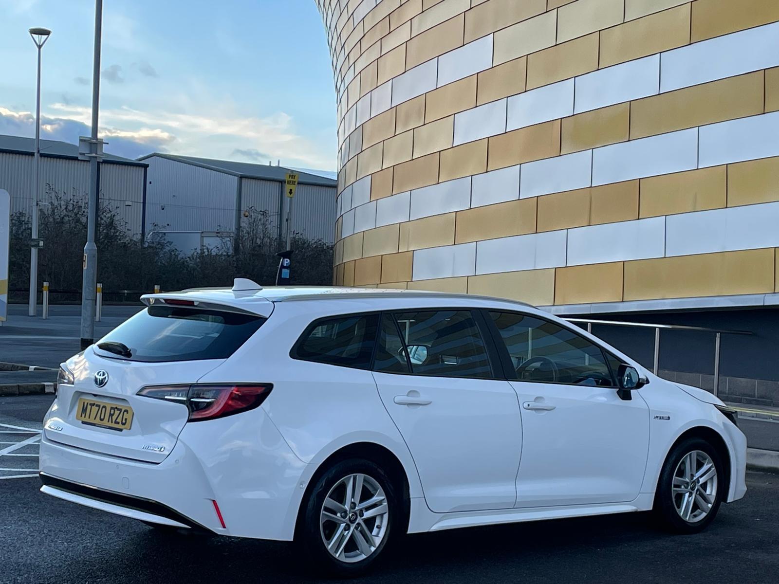 Toyota Corolla 1.8 VVT-h GPF Icon Tech Touring Sports 5dr Petrol Hybrid CVT Euro 6 (s/s) (122 ps)