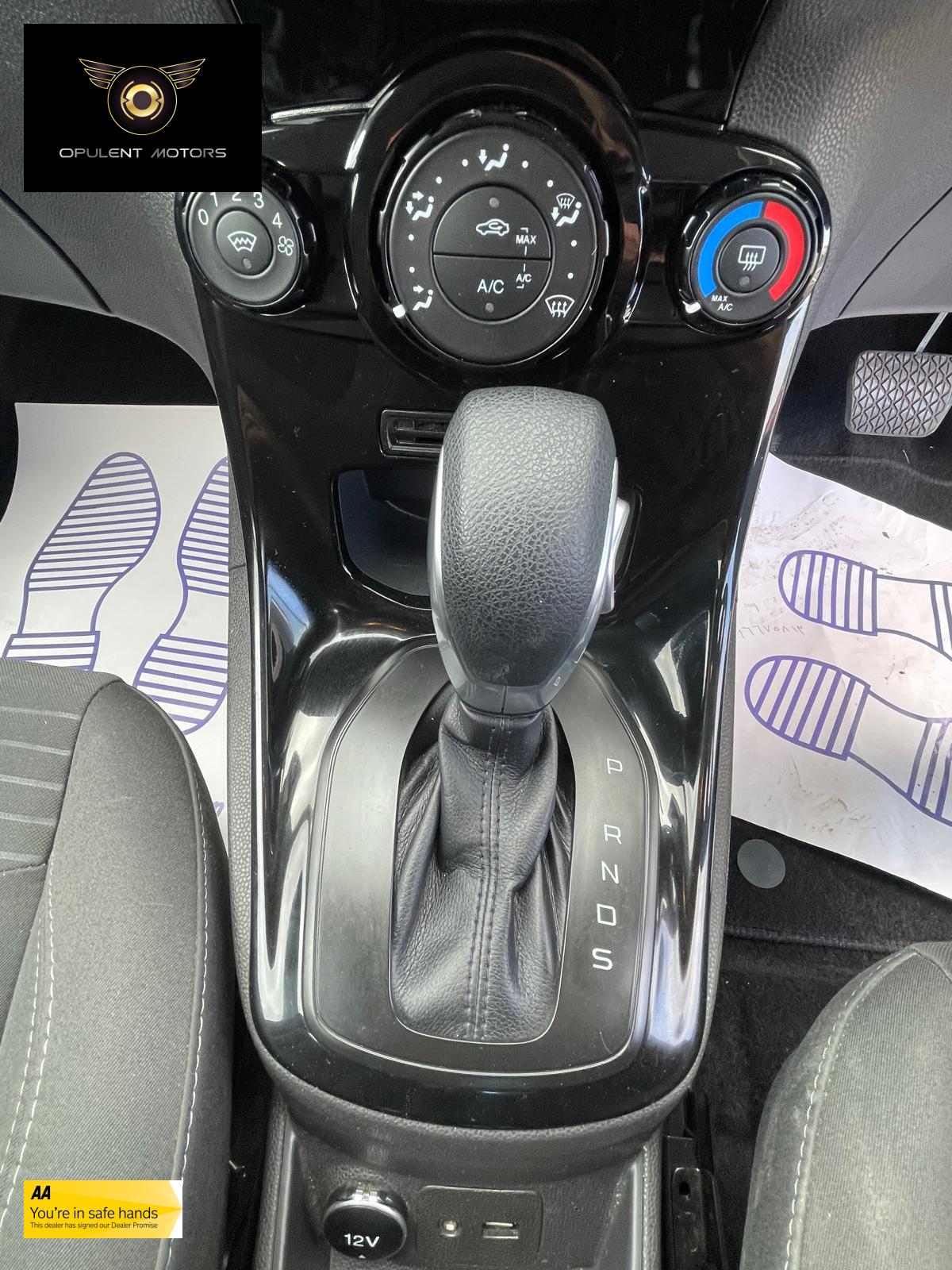 Ford Fiesta 1.0T EcoBoost Zetec Hatchback 5dr Petrol Powershift Euro 6 (100 ps)