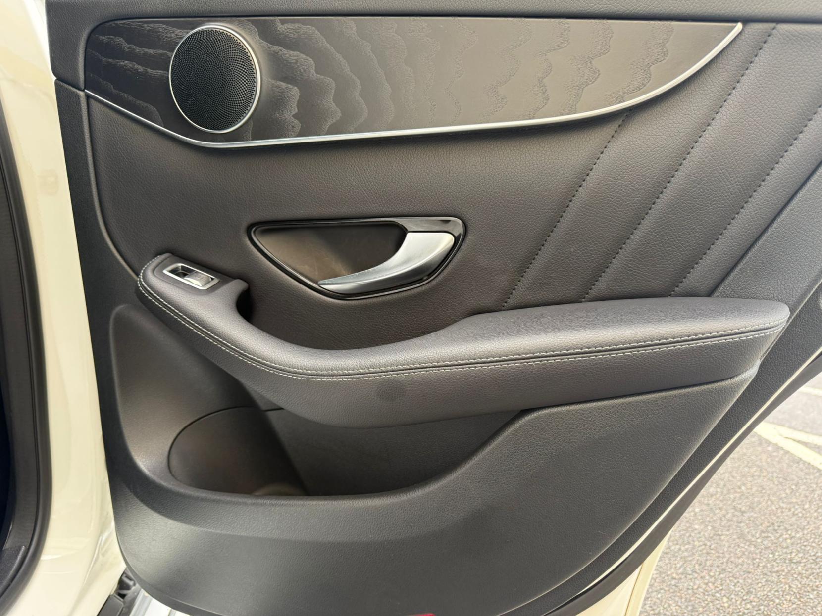 Mercedes-Benz GLC 2.0 GLC250 AMG Line SUV 5dr Petrol G-Tronic+ 4MATIC Euro 6 (s/s) (211 ps)