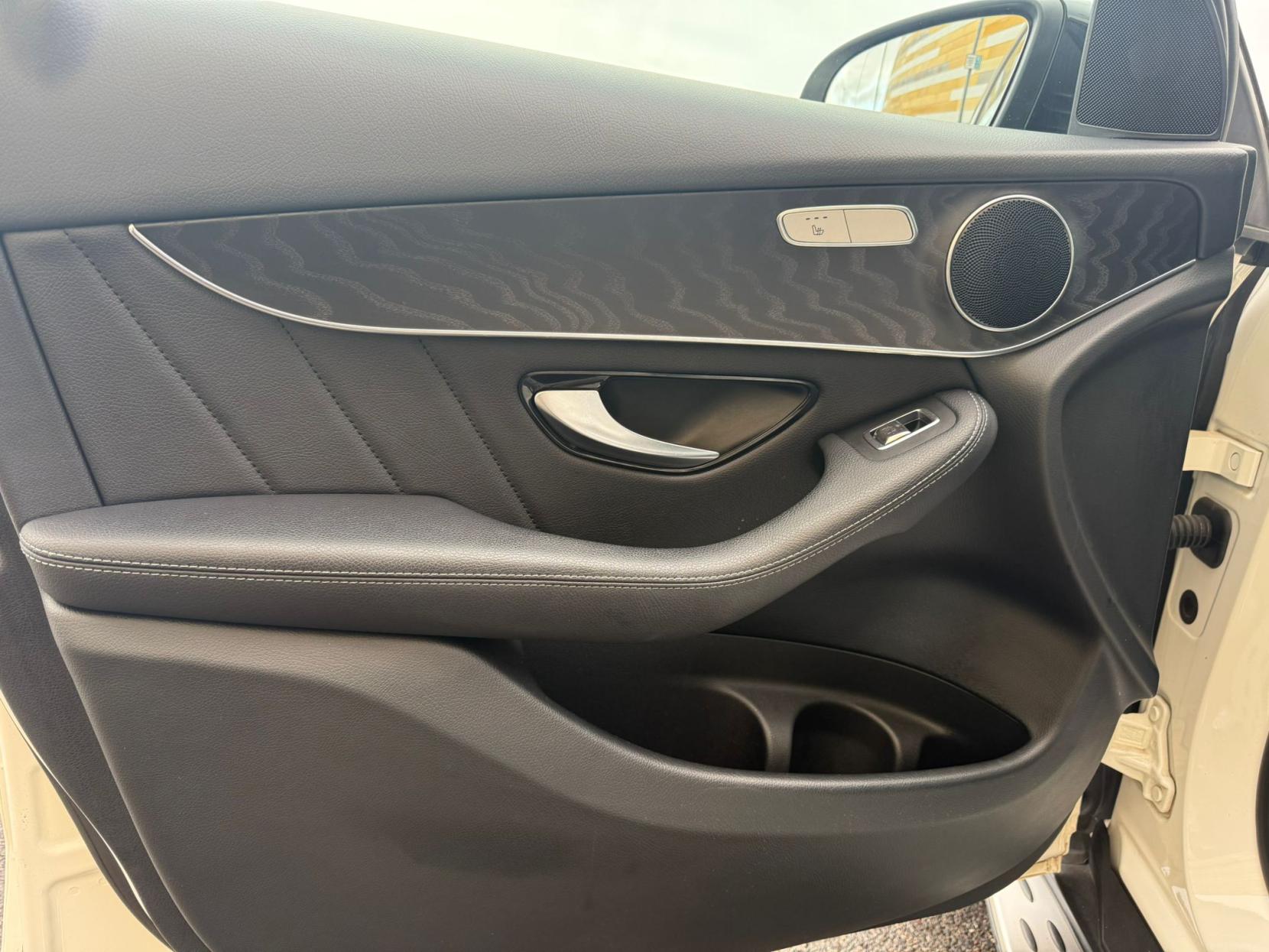 Mercedes-Benz GLC 2.0 GLC250 AMG Line SUV 5dr Petrol G-Tronic+ 4MATIC Euro 6 (s/s) (211 ps)