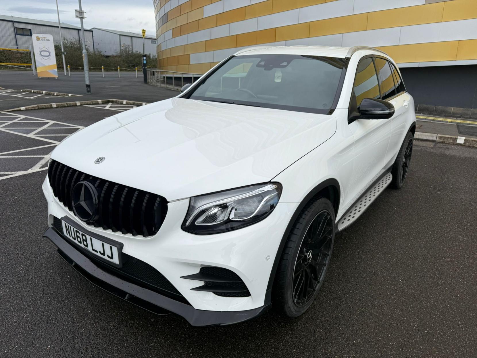 Mercedes-Benz GLC 2.0 GLC250 AMG Line SUV 5dr Petrol G-Tronic+ 4MATIC Euro 6 (s/s) (211 ps)