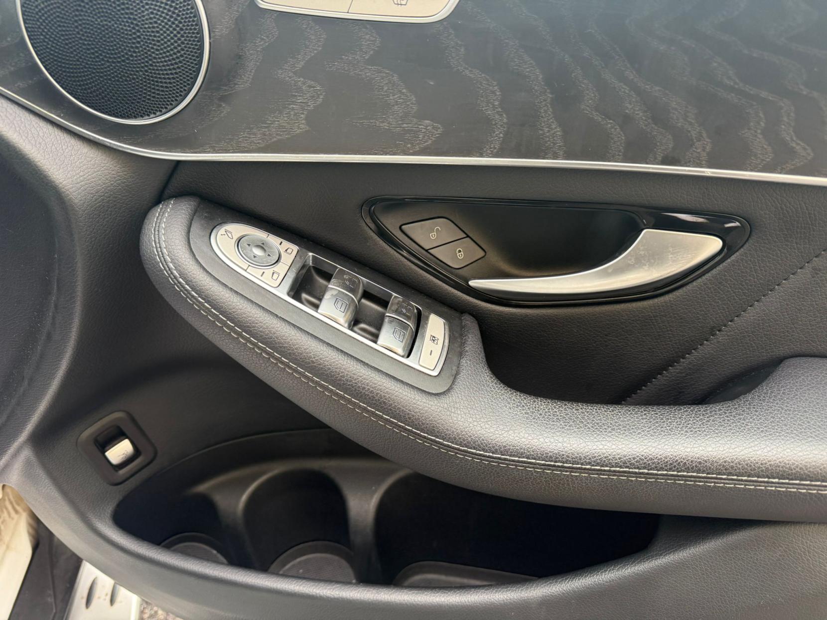 Mercedes-Benz GLC 2.0 GLC250 AMG Line SUV 5dr Petrol G-Tronic+ 4MATIC Euro 6 (s/s) (211 ps)