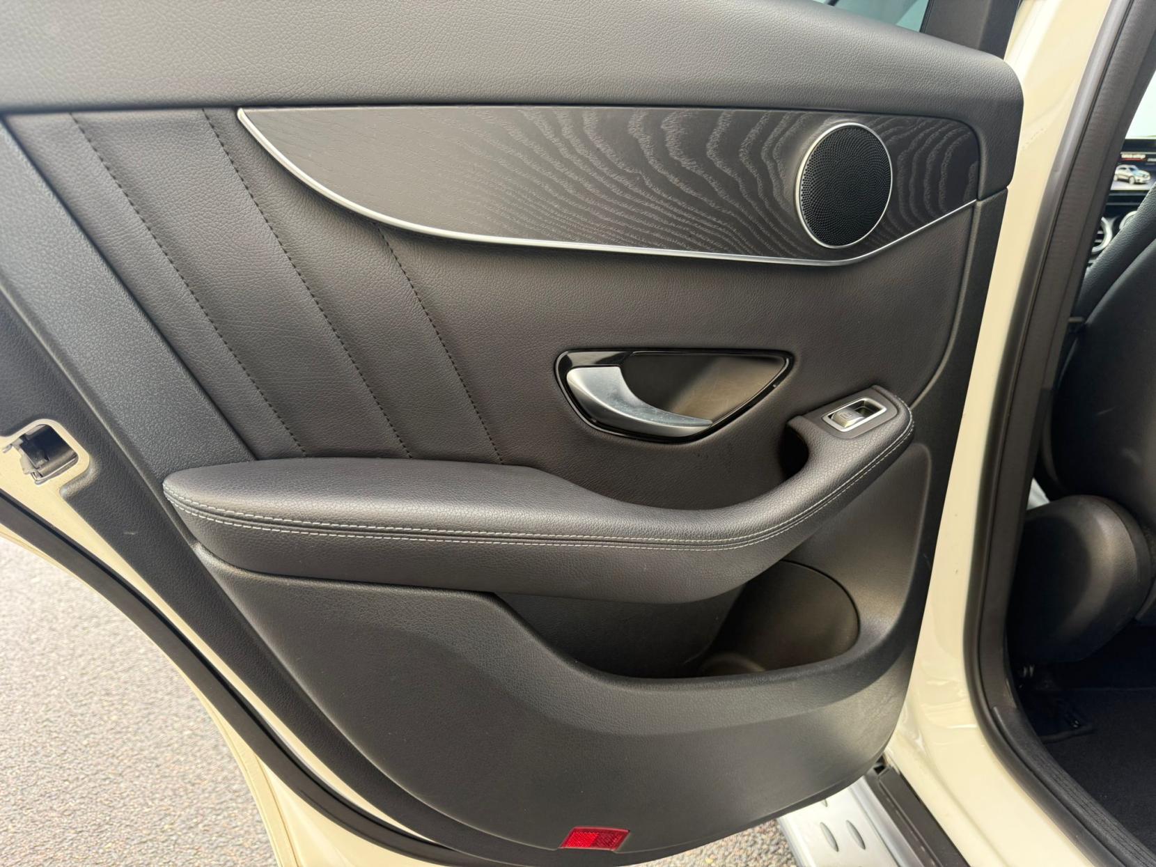 Mercedes-Benz GLC 2.0 GLC250 AMG Line SUV 5dr Petrol G-Tronic+ 4MATIC Euro 6 (s/s) (211 ps)