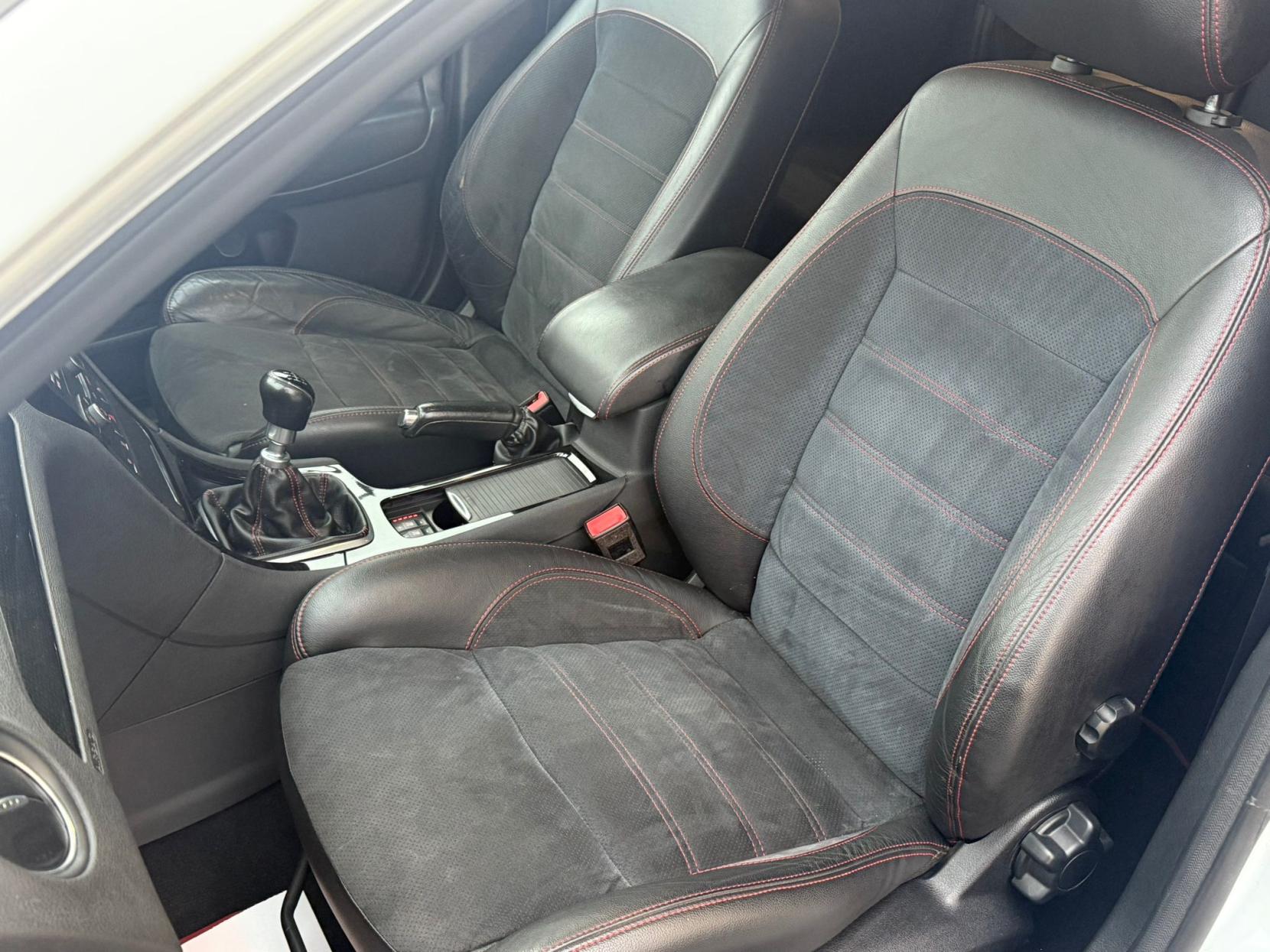 Ford Mondeo 2.2 TDCi Titanium X Sport Estate 5dr Diesel Manual Euro 5 (200 ps)