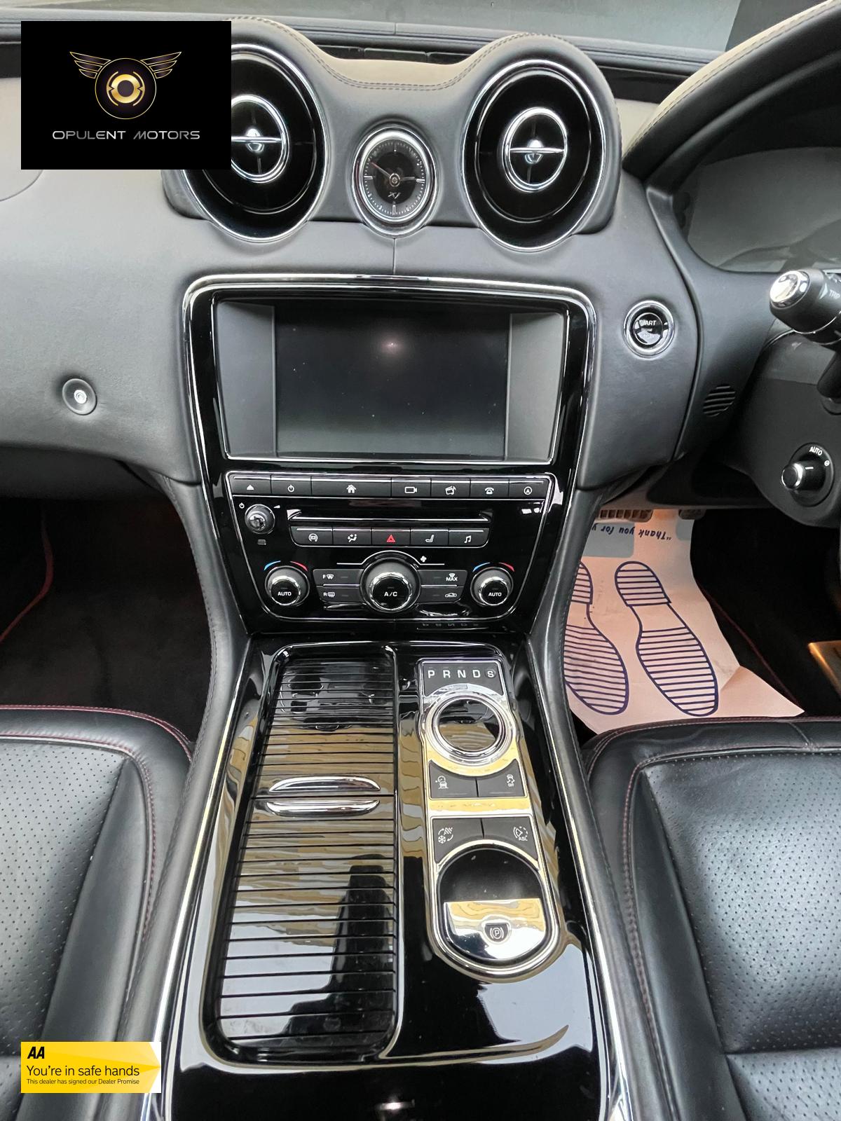Jaguar XJ 3.0d V6 R-Sport Saloon 4dr Diesel Auto Euro 6 (s/s) (300 ps)