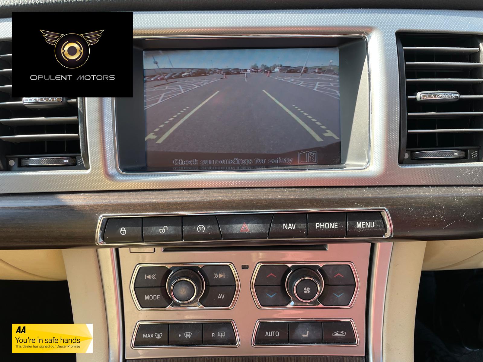Jaguar XF 2.2d Luxury Saloon 4dr Diesel Auto Euro 5 (s/s) (190 ps)