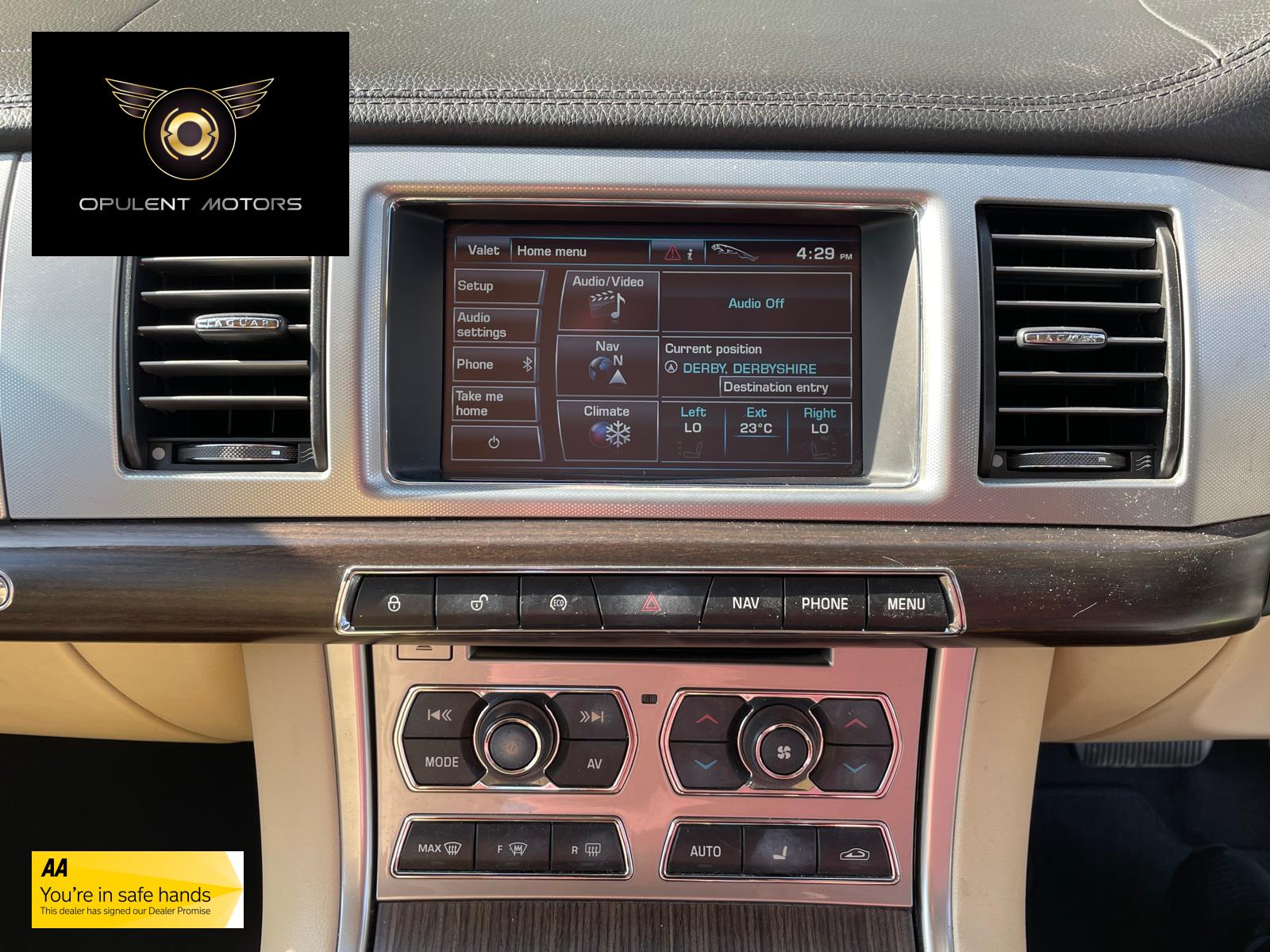 Jaguar XF 2.2d Luxury Saloon 4dr Diesel Auto Euro 5 (s/s) (190 ps)