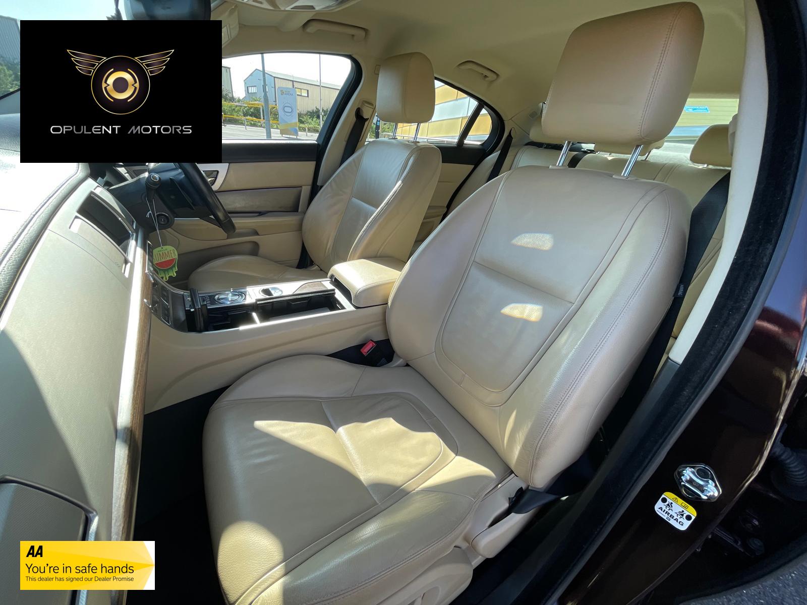 Jaguar XF 2.2d Luxury Saloon 4dr Diesel Auto Euro 5 (s/s) (190 ps)