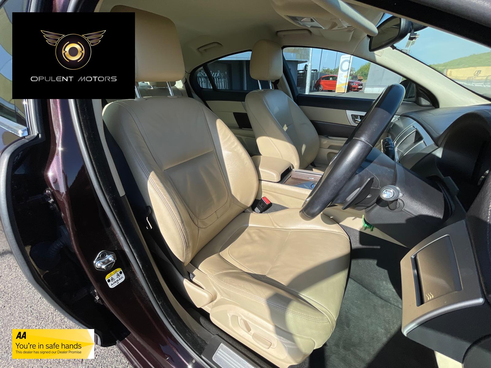 Jaguar XF 2.2d Luxury Saloon 4dr Diesel Auto Euro 5 (s/s) (190 ps)