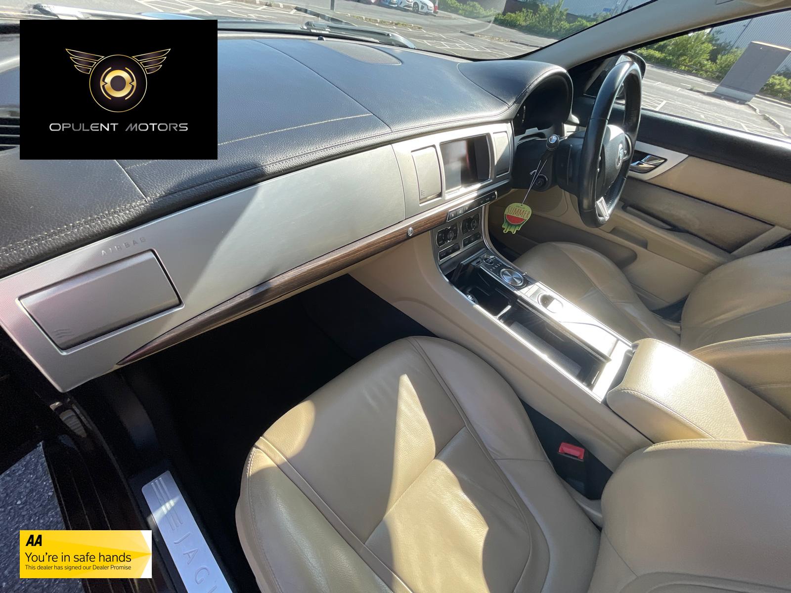 Jaguar XF 2.2d Luxury Saloon 4dr Diesel Auto Euro 5 (s/s) (190 ps)