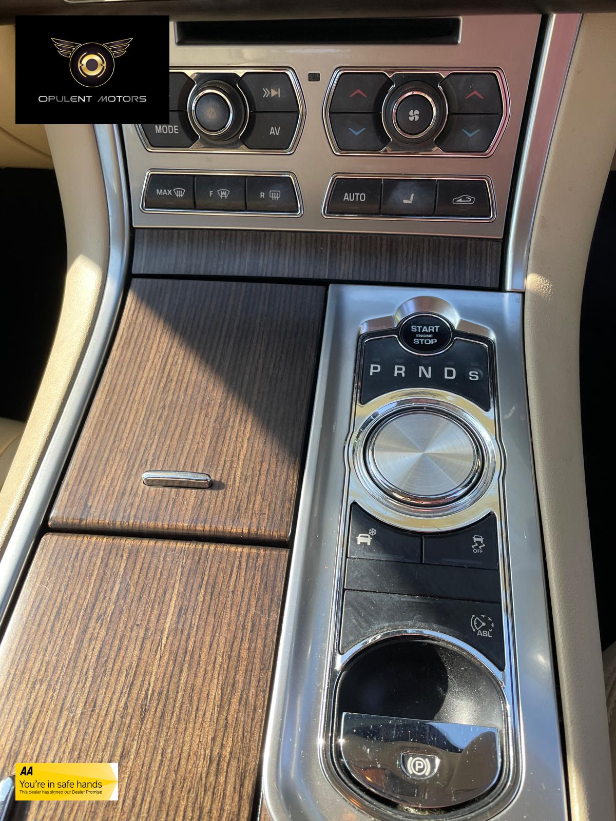 Jaguar XF 2.2d Luxury Saloon 4dr Diesel Auto Euro 5 (s/s) (190 ps)