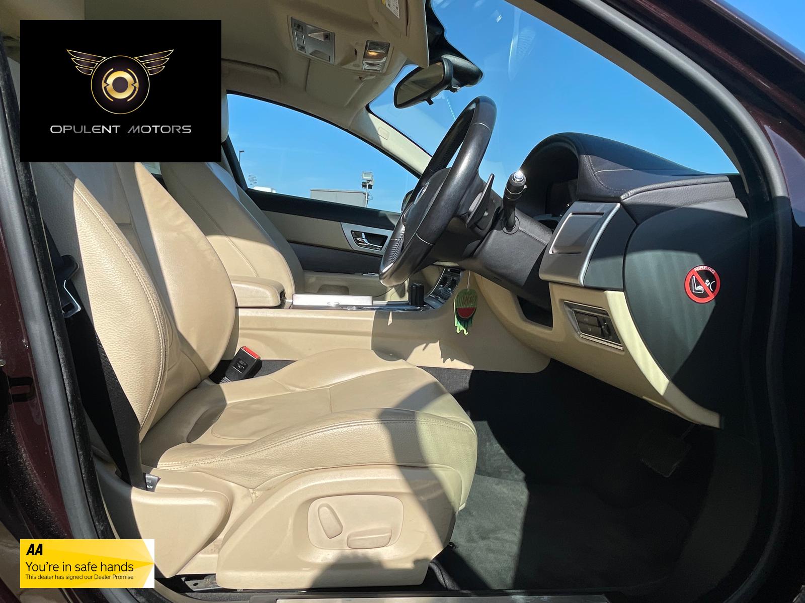 Jaguar XF 2.2d Luxury Saloon 4dr Diesel Auto Euro 5 (s/s) (190 ps)