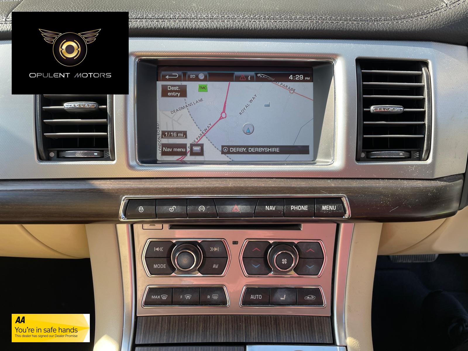 Jaguar XF 2.2d Luxury Saloon 4dr Diesel Auto Euro 5 (s/s) (190 ps)