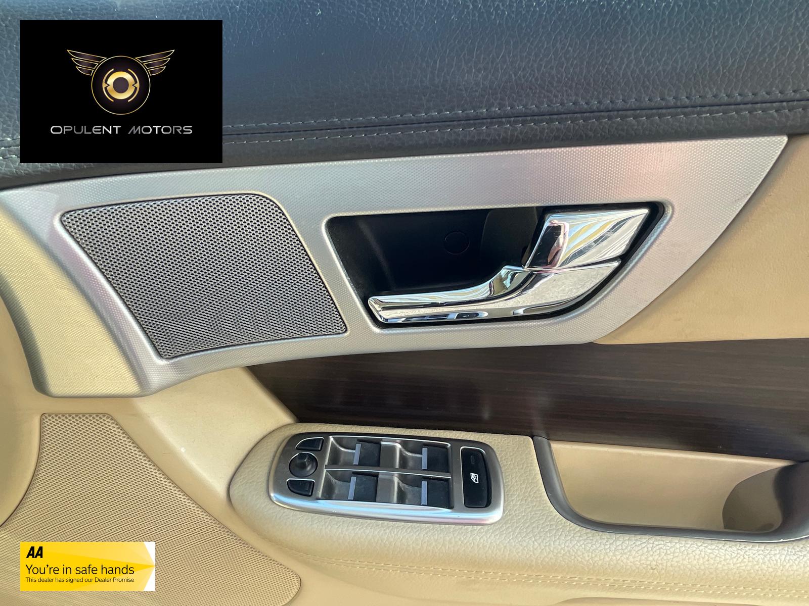 Jaguar XF 2.2d Luxury Saloon 4dr Diesel Auto Euro 5 (s/s) (190 ps)