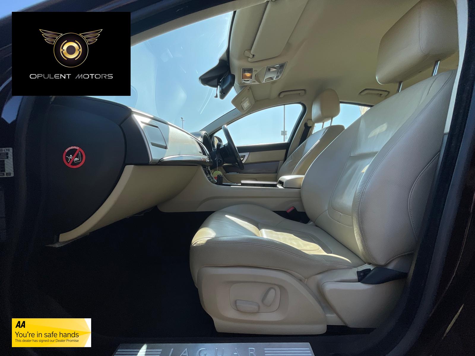 Jaguar XF 2.2d Luxury Saloon 4dr Diesel Auto Euro 5 (s/s) (190 ps)