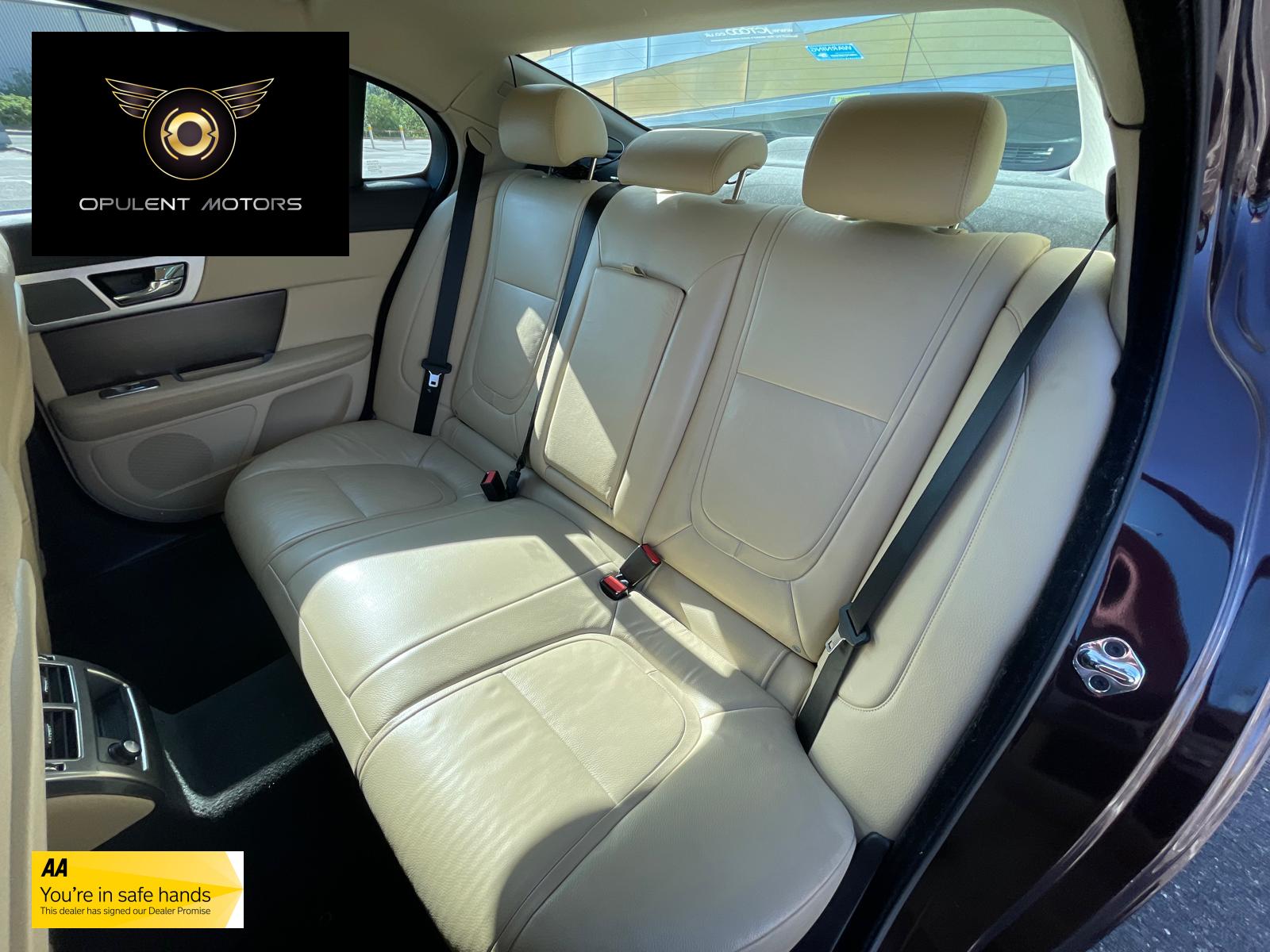 Jaguar XF 2.2d Luxury Saloon 4dr Diesel Auto Euro 5 (s/s) (190 ps)