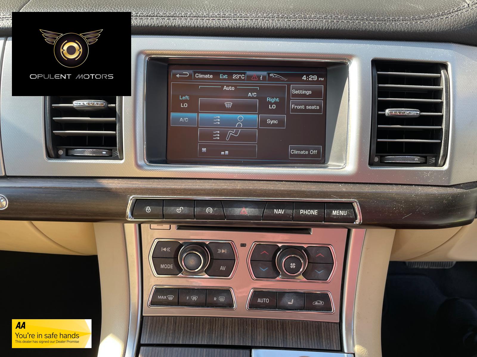 Jaguar XF 2.2d Luxury Saloon 4dr Diesel Auto Euro 5 (s/s) (190 ps)