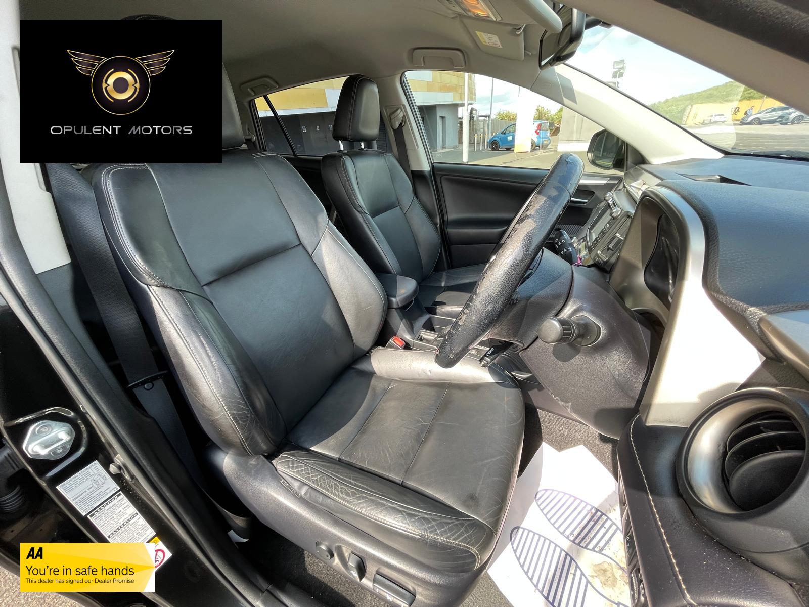 Toyota RAV4 2.2 D-4D Invincible SUV 5dr Diesel Manual 4WD Euro 5 (150 ps)