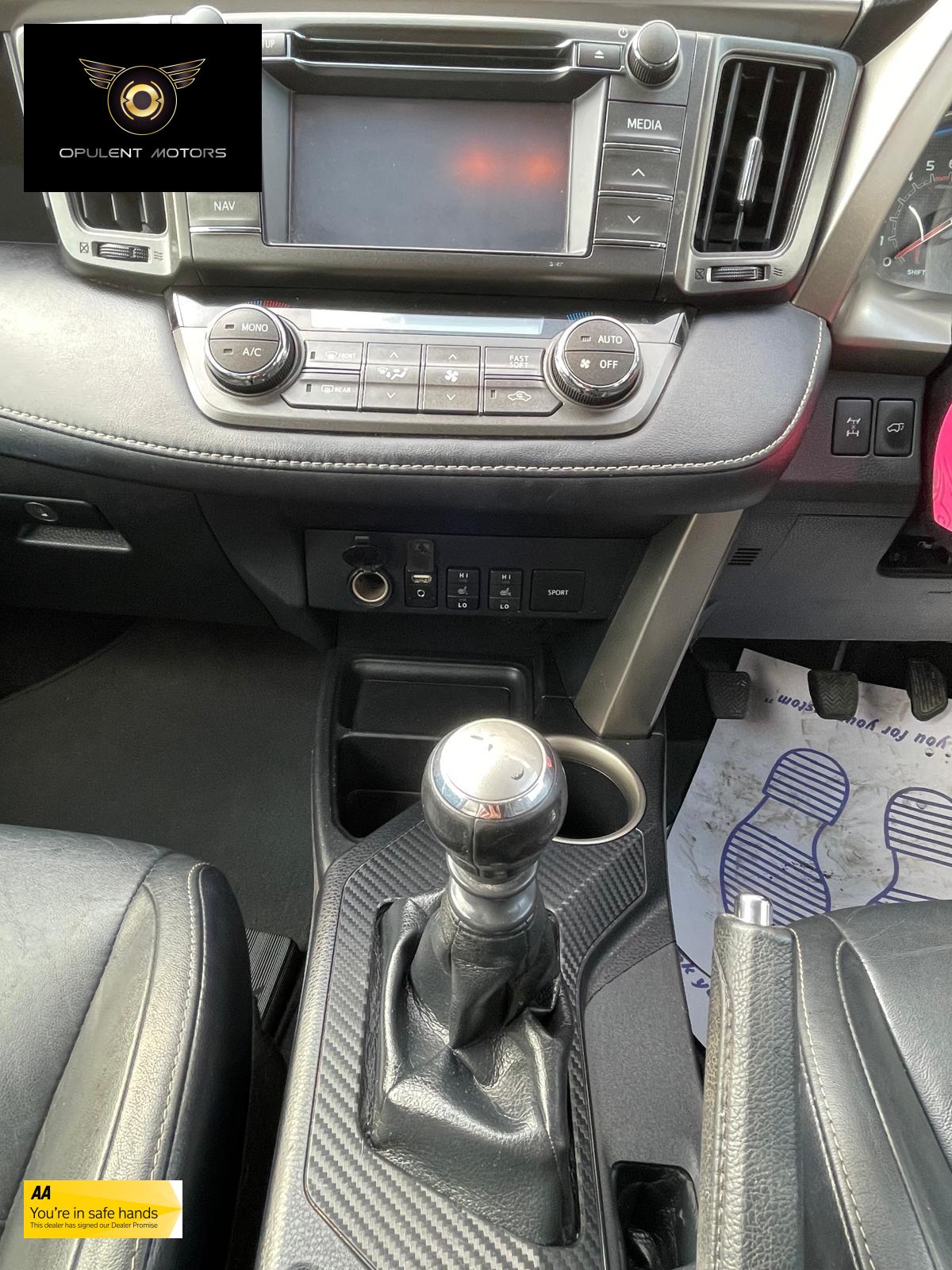 Toyota RAV4 2.2 D-4D Invincible SUV 5dr Diesel Manual 4WD Euro 5 (150 ps)