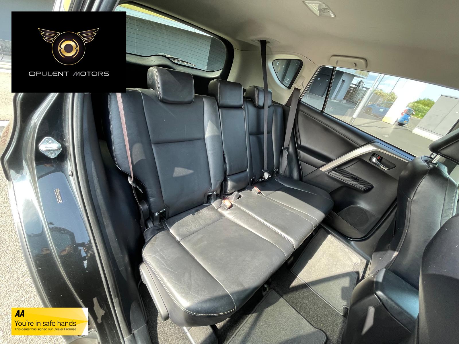Toyota RAV4 2.2 D-4D Invincible SUV 5dr Diesel Manual 4WD Euro 5 (150 ps)