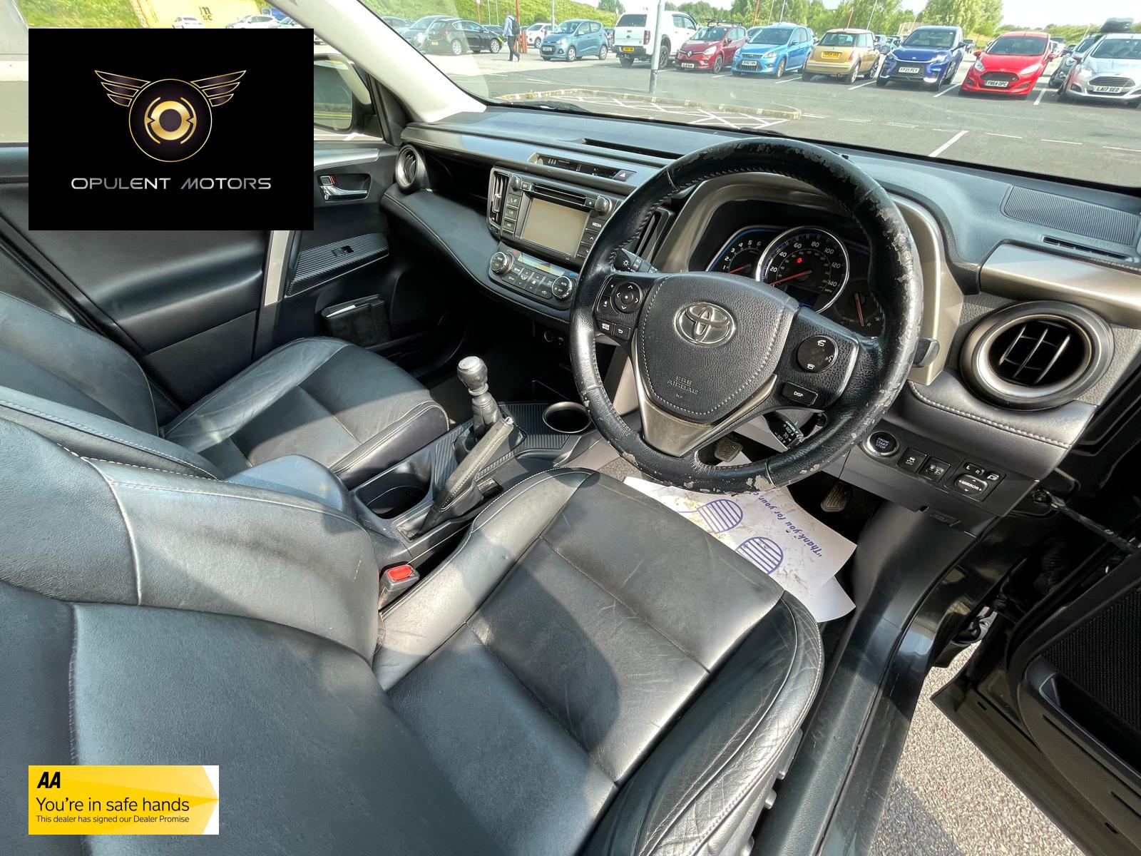 Toyota RAV4 2.2 D-4D Invincible SUV 5dr Diesel Manual 4WD Euro 5 (150 ps)
