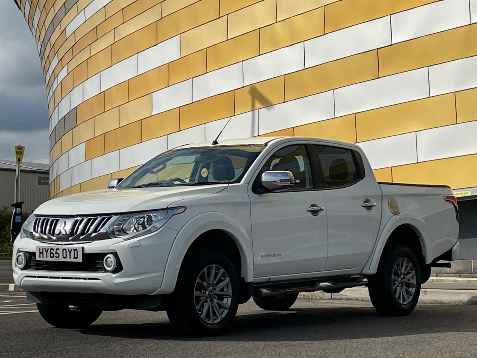 Mitsubishi L200 2.4 DI-D DC Barbarian Pickup Double Cab 4dr Diesel Manual 4WD Euro 5 (178 ps)