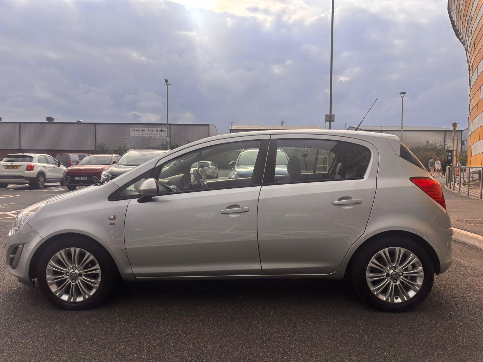 Vauxhall Corsa 1.4 16V SE Hatchback 5dr Petrol Auto Euro 5 (100 ps)