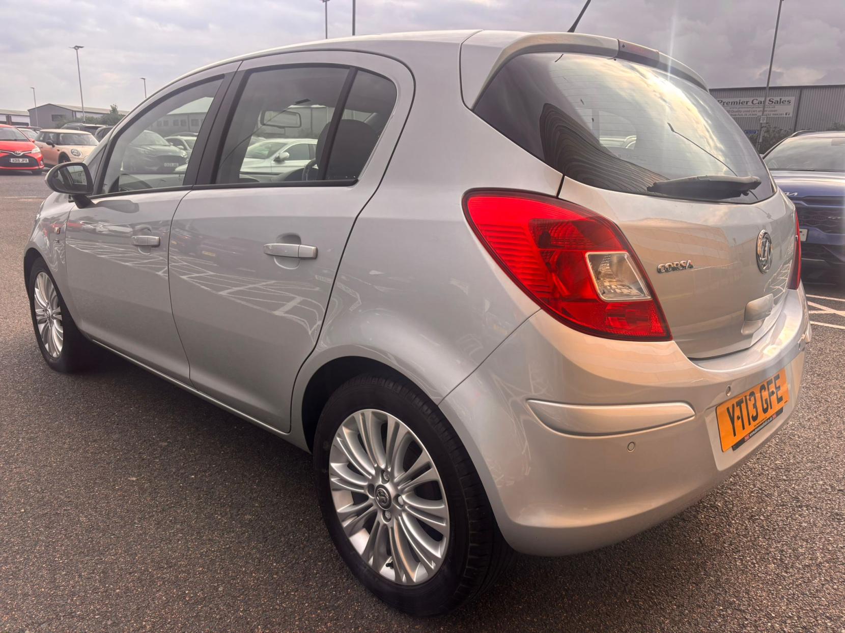 Vauxhall Corsa 1.4 16V SE Hatchback 5dr Petrol Auto Euro 5 (100 ps)